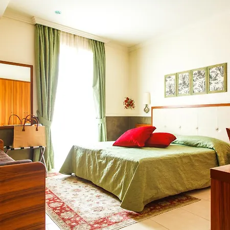 Hotiday Collection - Centro Hotel 3*