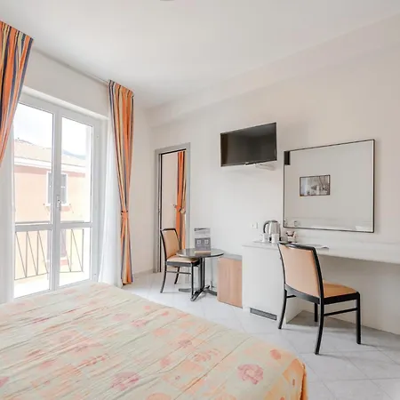 Otel Hotiday Collection - Centro