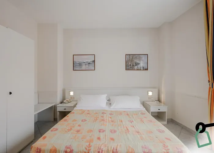 酒店 Hotiday Collection - Centro 3*