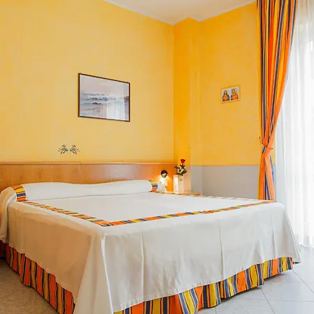 Hotiday Collection - Centro Готель 3*
