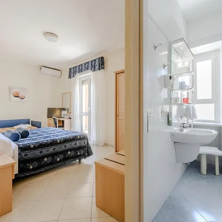 Hotiday Collection - Centro Алассіо