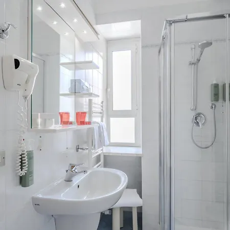 Готель Hotiday Collection - Centro 3*