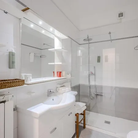 Hotiday Collection - Centro Готель 3*