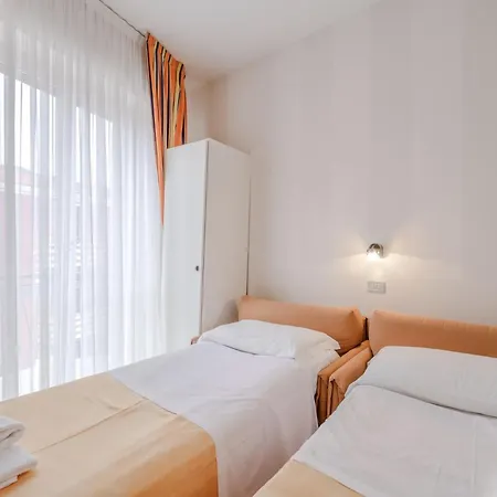 Hotel Hotiday Collection - Centro 3*