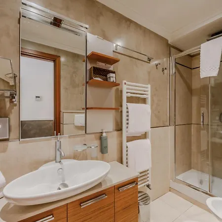 Hotiday Collection - Centro 3* Алассіо