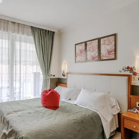 Hotel Hotiday Collection - Centro 3*