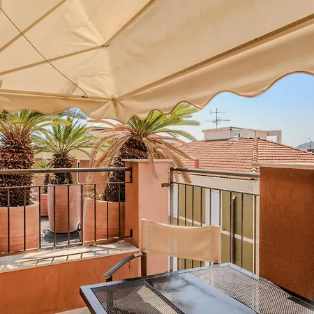 Hotiday Collection - Centro Готель Алассіо