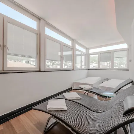 Hotiday Collection - Centro Готель